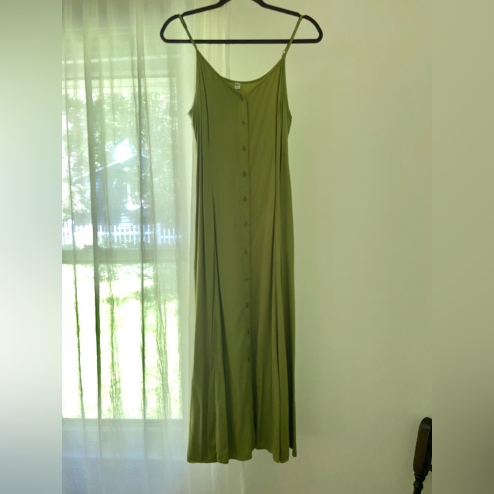 Uniqlo pistachio green button up midi dress